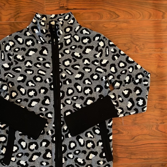 Racheal Zoe Gray and Black Cheetah Print Long Sleeve Full Zip Up Sweater - Picture 2 of 9
